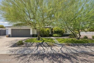 Building Photo - 1971 E Del Rio Dr