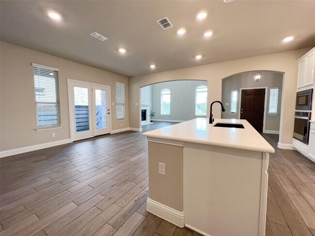 Foto del edificio - 1737 Elise Ln