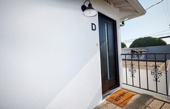 Building Photo - 728 Euclid St