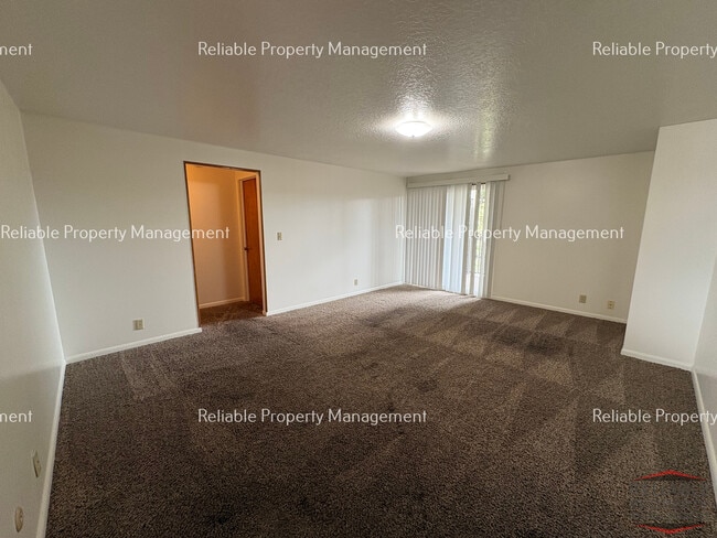 Building Photo - 1420 Benton St