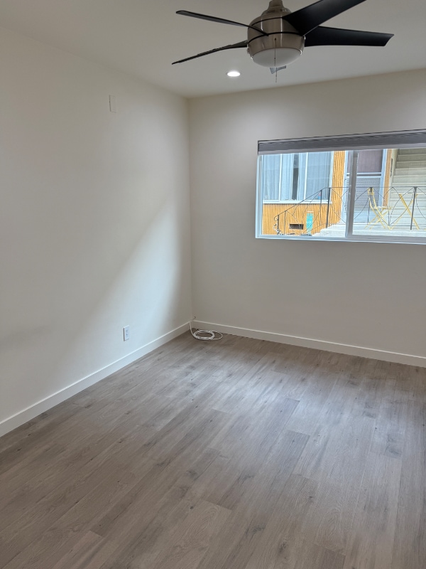 Building Photo - 2140 Beachwood Dr