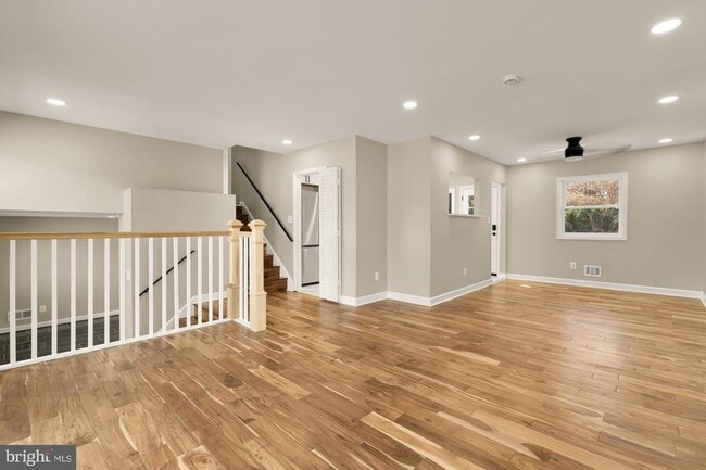 Building Photo - 8730 Ewing Dr