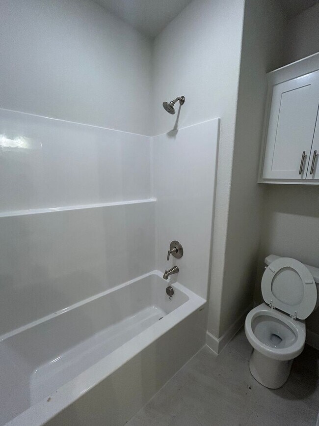 Building Photo - Beautiful Bentonville Home! 4 Bedrooms, 2....