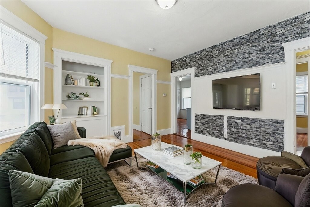 Foto principal - 17 Hillsboro St