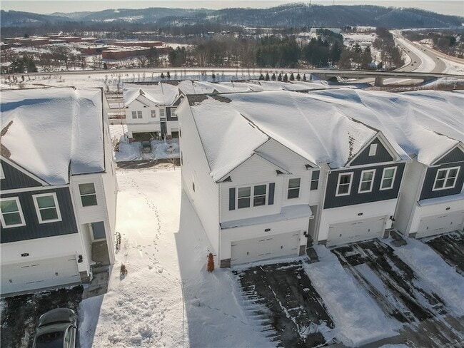 Building Photo - 122 Scotland Ln