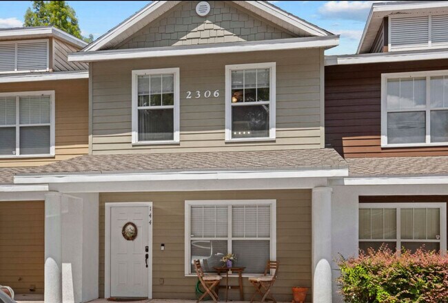 Building Photo - 2306 SW 42nd Dr