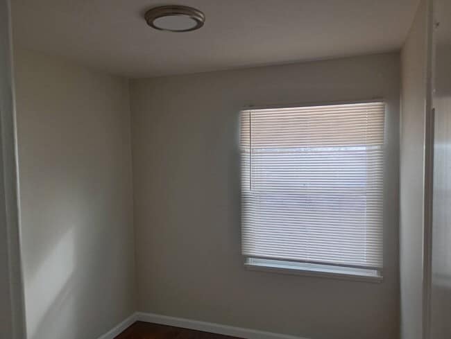 Building Photo - 9725 Medford Dr