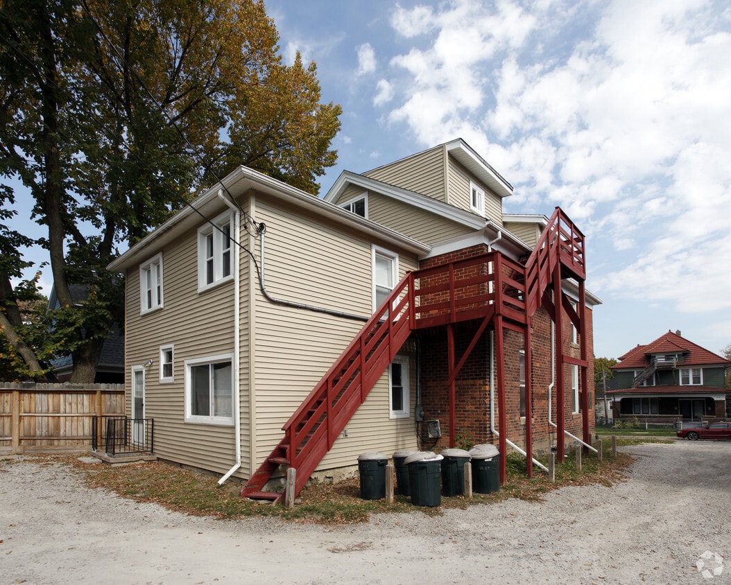 Building Photo - 127 College Pl - Utilities Included