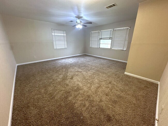 Building Photo - 5206 Lakeshore Dr, Port Arthur TX 77642