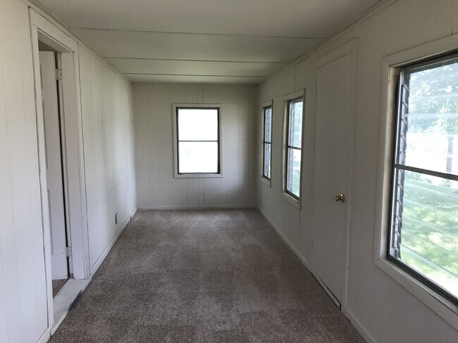 Foto del edificio - 1878 Spring Rd