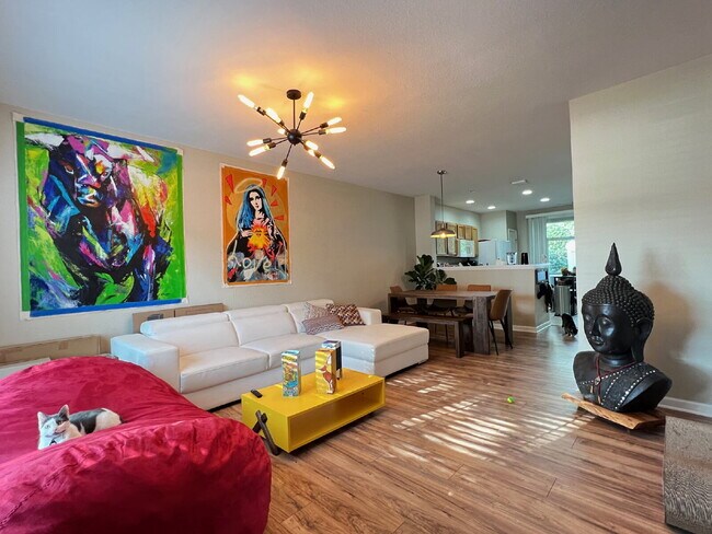 Foto del edificio - AVAILABLE MAY 10TH 2BD/2.5 BATH TOWNHOME IN THE EXCLUSIVE WYNCHASE COMMUNITY!!