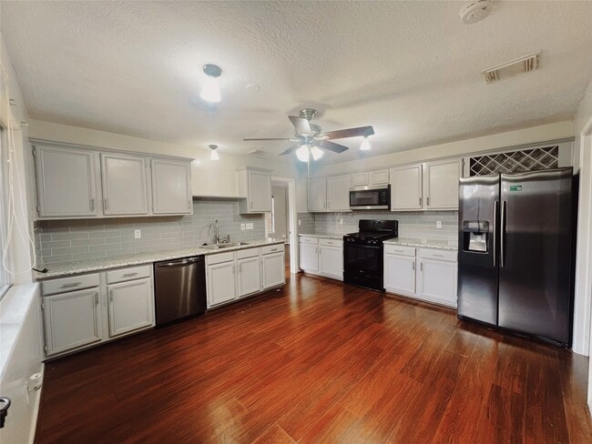 Building Photo - 12134 Winter Brook Dr