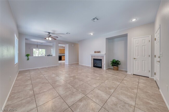 Foto del edificio - 2343 Schaeffer Hills Dr