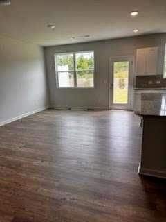 Building Photo - 650 Pt Pl Dr