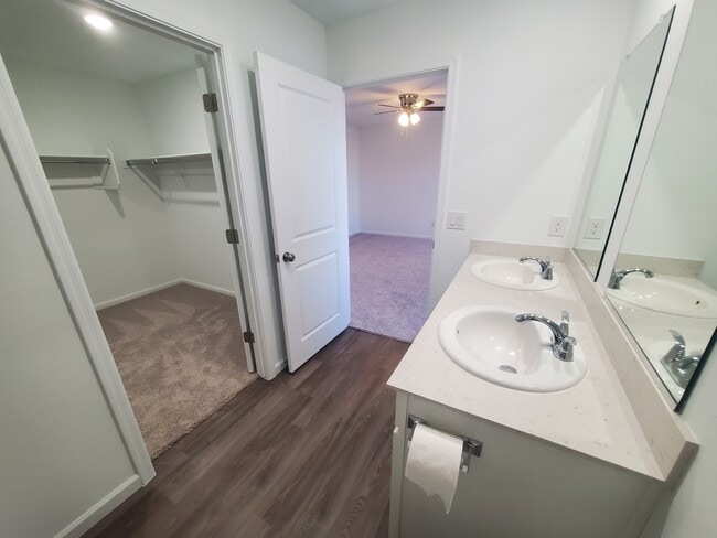 Building Photo - 1860 Yance Dr