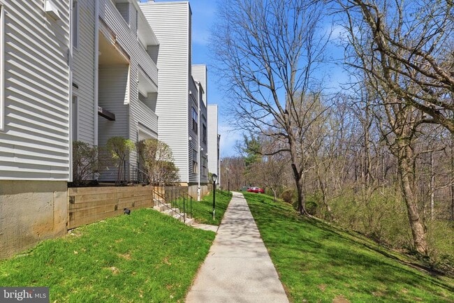 Foto del edificio - 1647 Carriage House Terrace