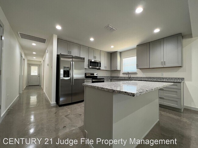 Building Photo - 3 br, 2 bath House - 827 Colorado River Drive