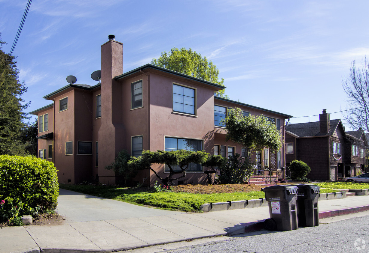 Building Photo - 1019 3rd St