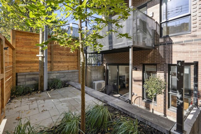 Photo du bâtiment - 2118 Rue Bercy