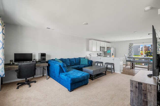 Building Photo - 7960 Uplands Dr
