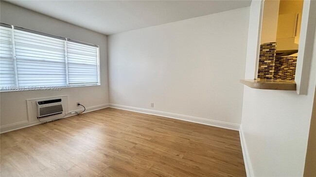 Building Photo - 62 Andover C