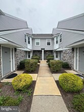 Building Photo - 906 Mews Dr