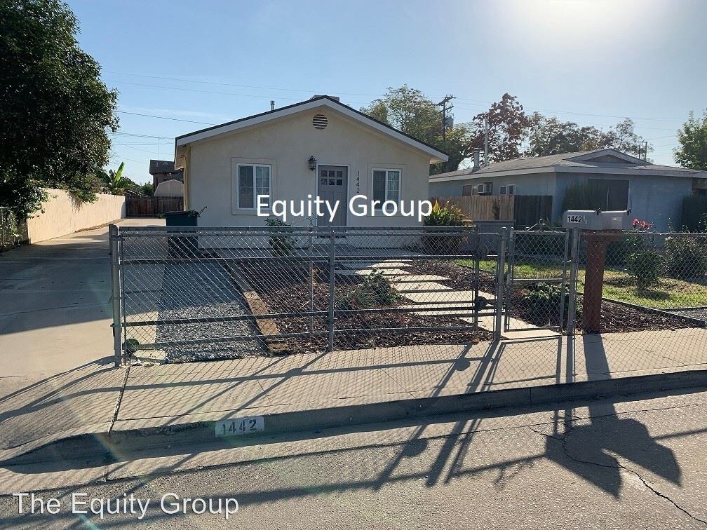 Foto principal - 1442 1/2 N Locust St