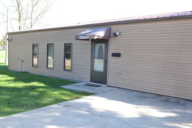 Building Photo - 1203 S Osteopathy Ave