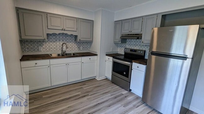 Foto del edificio - 243 Glenn Bryant Rd