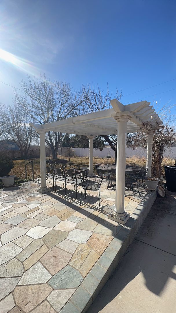 Foto del edificio - 299 N Highland Dr