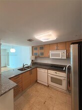 Building Photo - 2101 Brickell Ave
