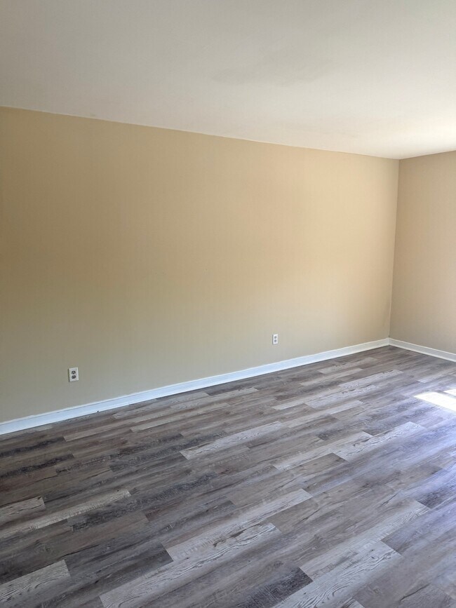 Foto del edificio - 3206 Elmwood Ave
