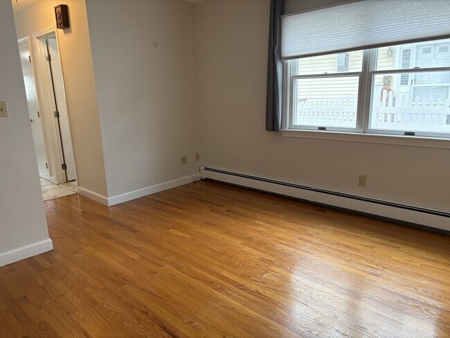 Foto del edificio - 12 Gardner St