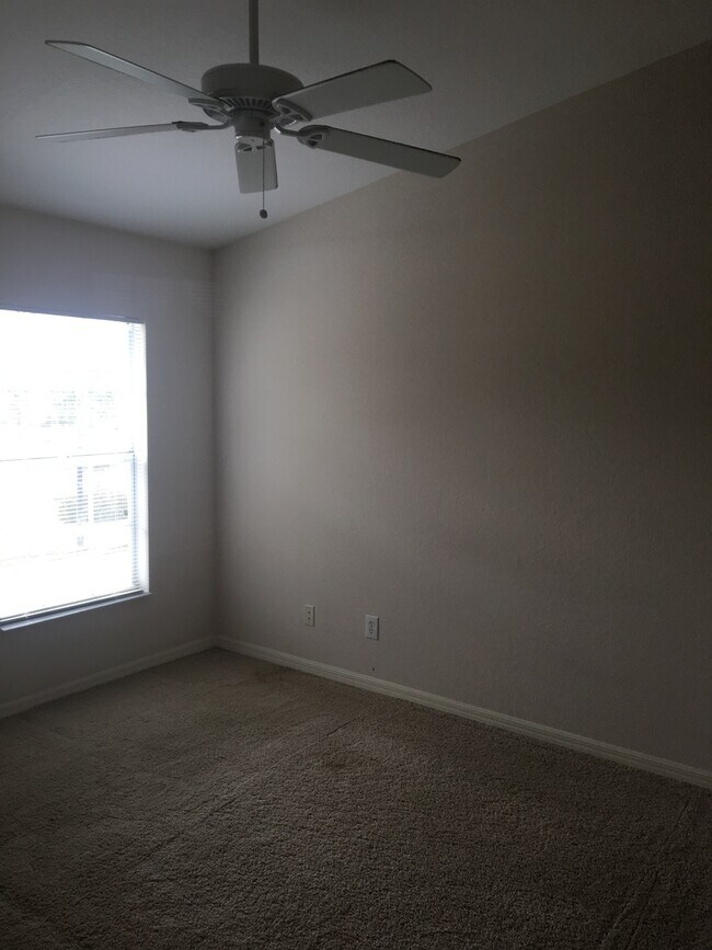 Foto del edificio - Upper Unit 2/2 available in Naples! Annual Rental!