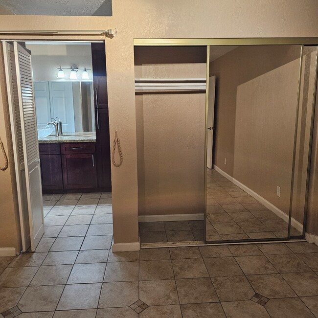 Foto del edificio - 101 W Olive Ave