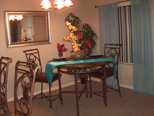 Dining Area - Tempe Horizons