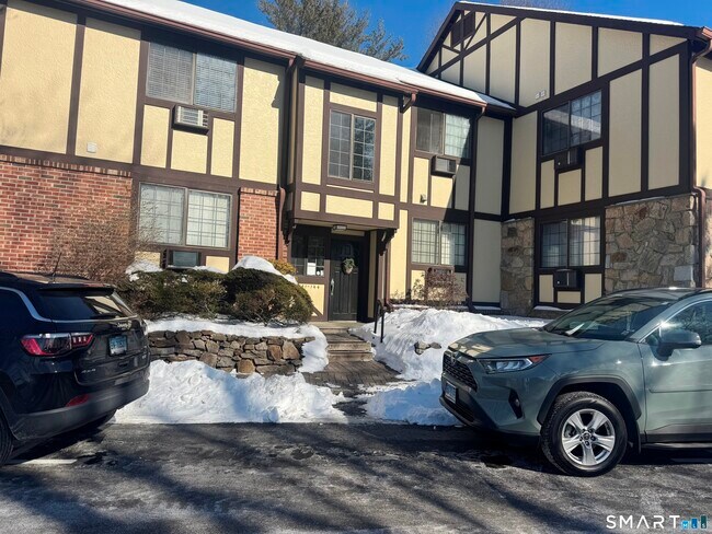 Building Photo - 50 Aiken St