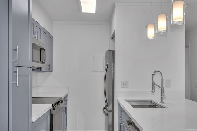 Foto del edificio - **PRICE REDUCTION** Fairway Terrace 2 bed ...