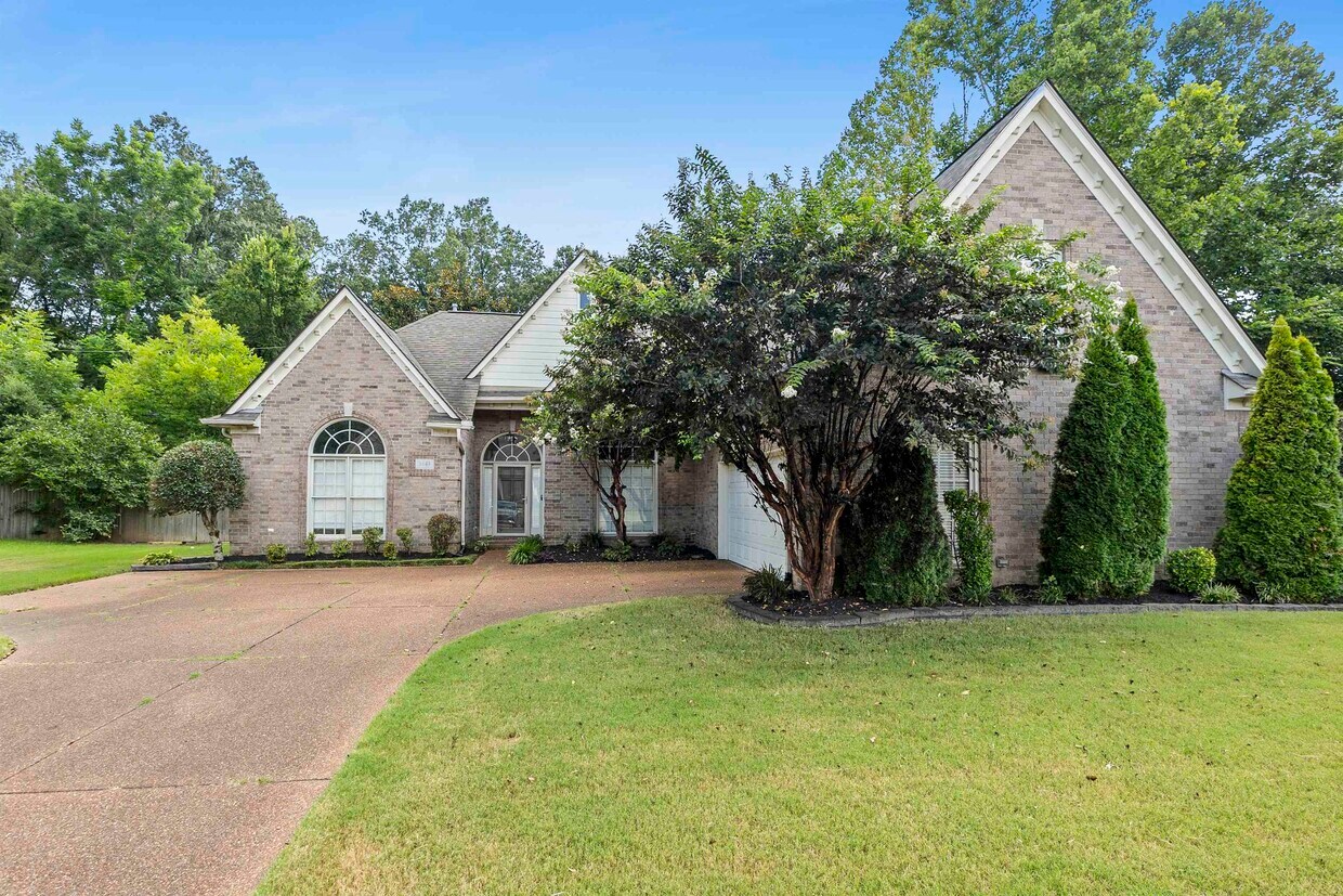 Primary Photo - 9143 Raspberry Ln