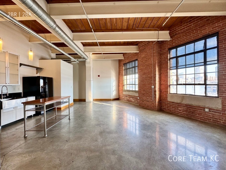 Foto principal - 382 W 22nd St