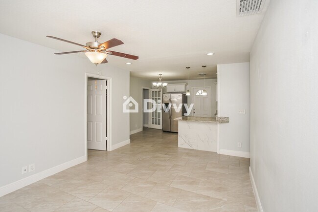 Foto del edificio - 7018 Flint Dr, Tampa, FL 33619