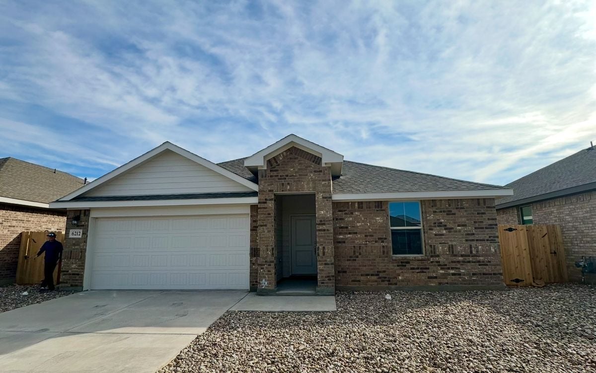 Primary Photo - 6212 Oracle Dr