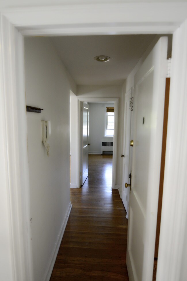 Building Photo - 2337 Haverford Rd