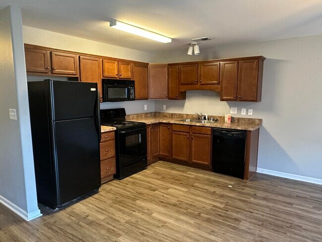 Foto del edificio - 3806 Pinecrest Way