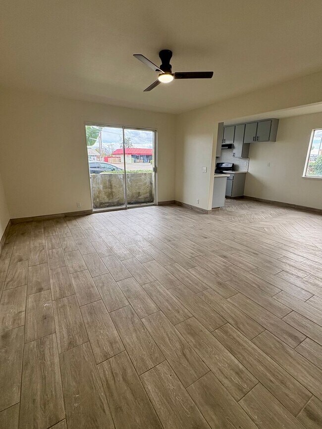 Foto del edificio - 1951 N Ventura Rd