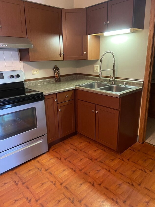 Foto del edificio - 6619 Oak Forest Ave