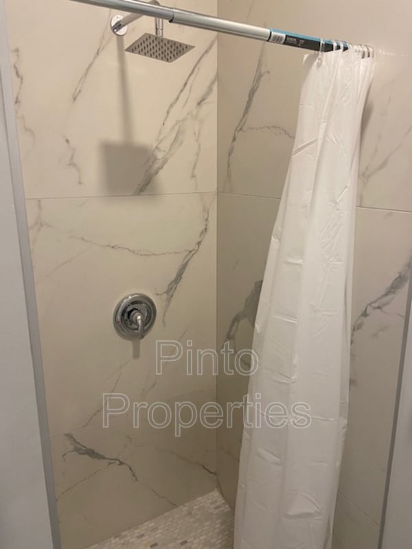 Building Photo - 10749-10786 86 Ave NW