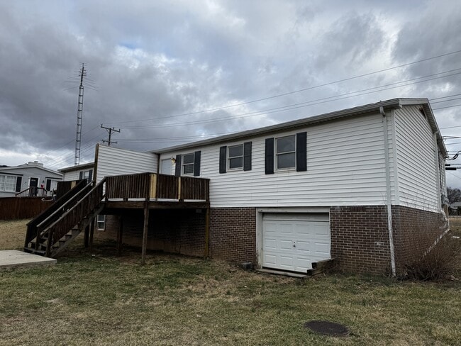 Building Photo - 110 Paynes Ford Rd