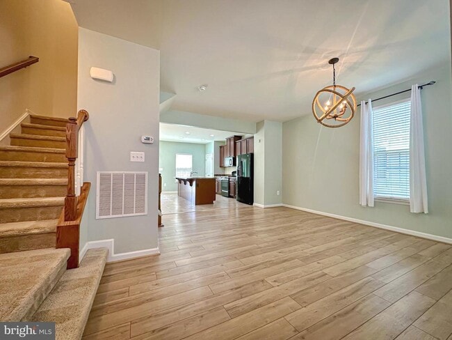Building Photo - 8629 Rosecrans Ln