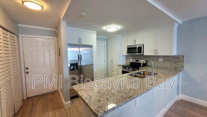 Primary Photo - 3600 NE 170th St